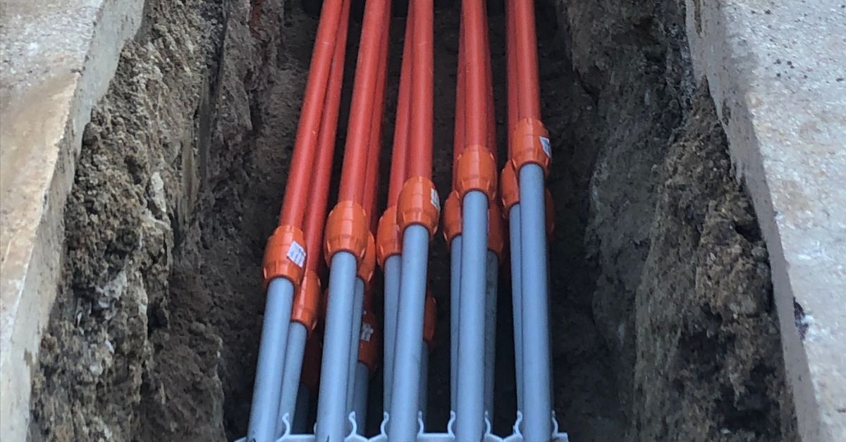 Why Renting Fiber Equipment Makes Sense for Growing Networks